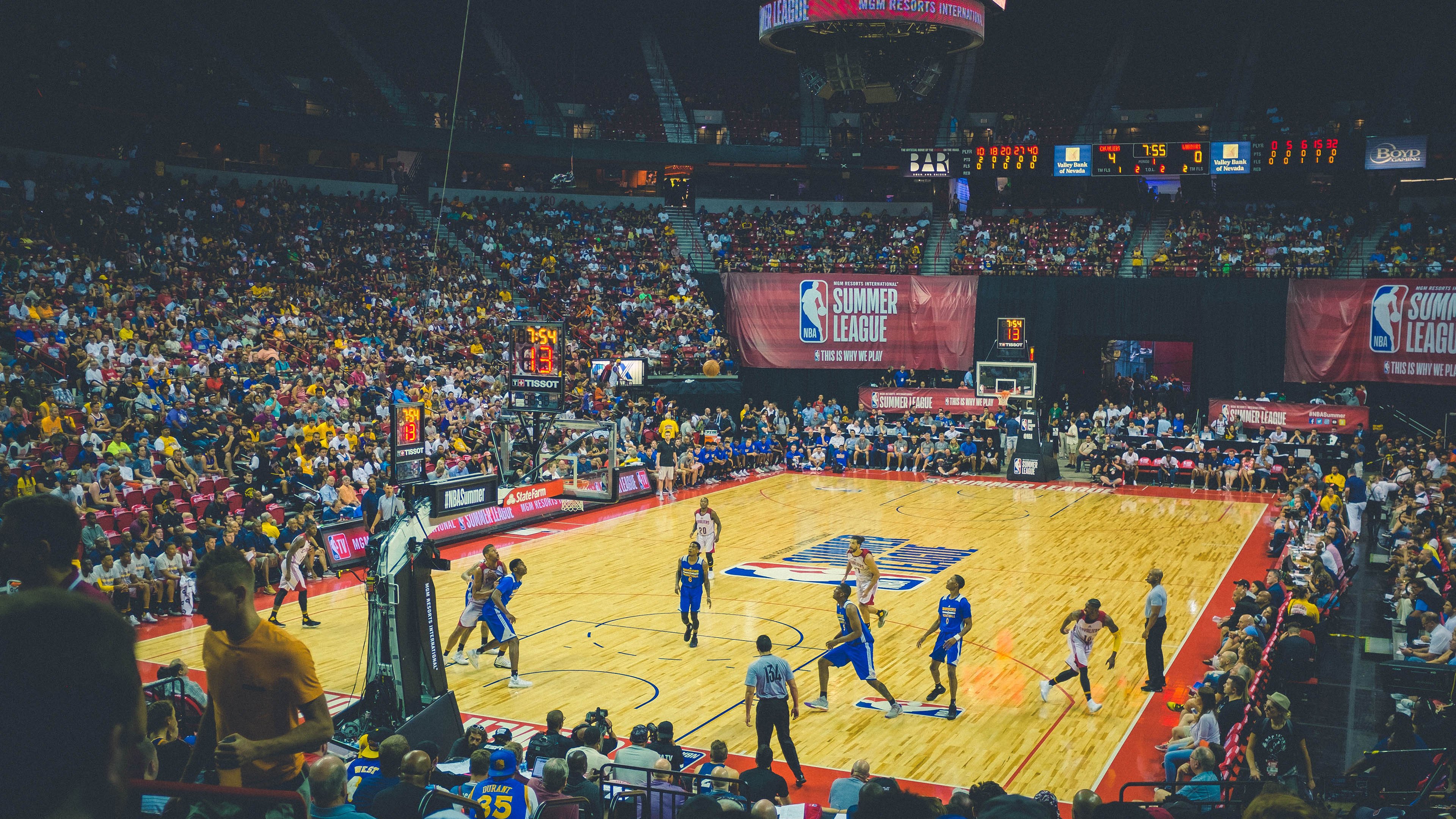 精彩瞬间惹人关注,球队实力尽显风采,球赛精彩瞬间